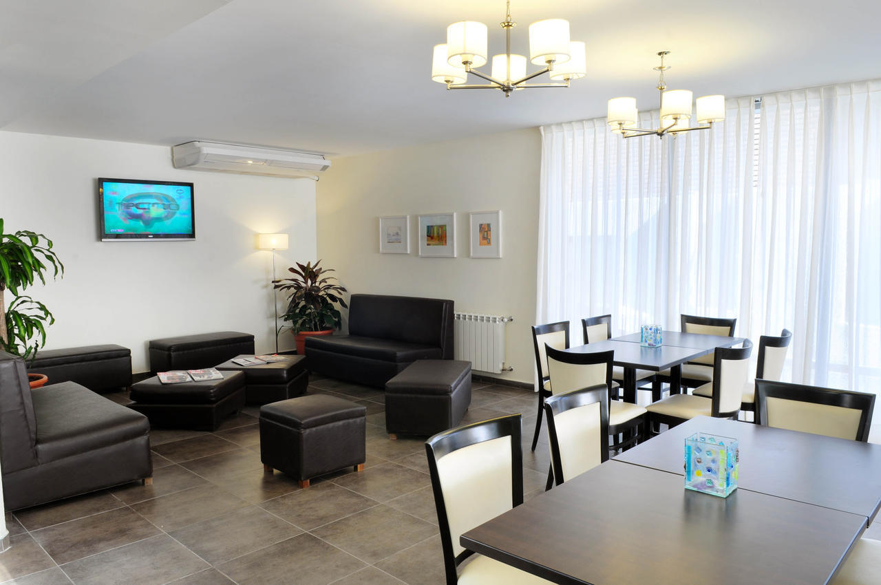Hotel Ranqueles Вила Карлос Пас Екстериор снимка